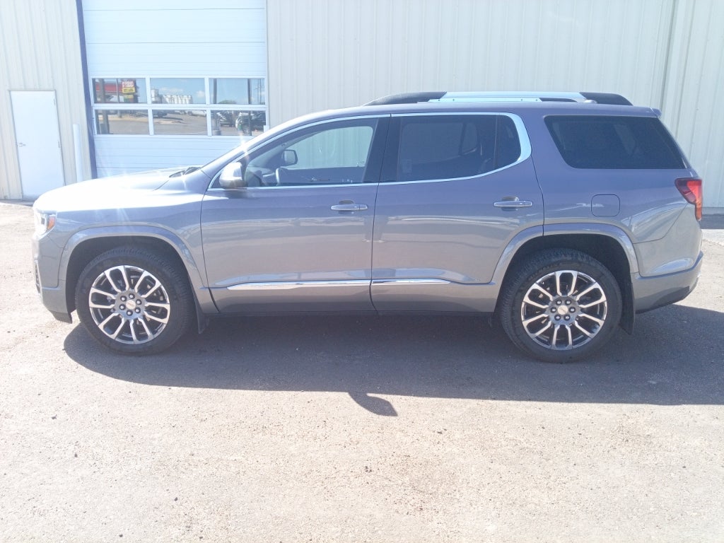 2022 GMC Acadia Denali