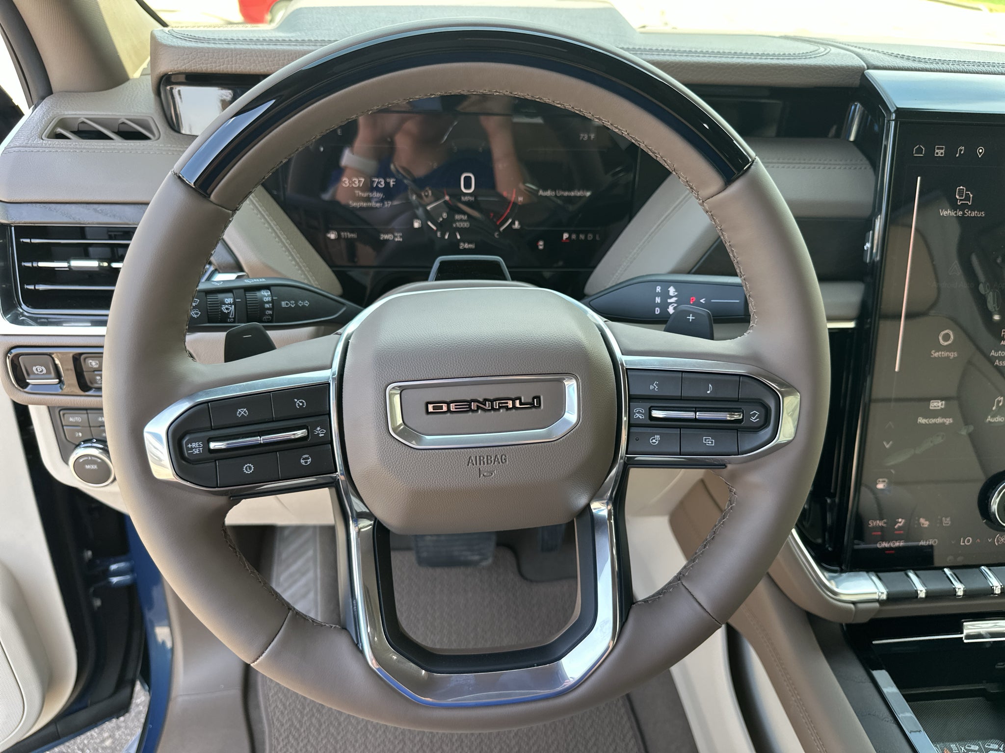 2026 GMC Yukon Denali - Photo 10