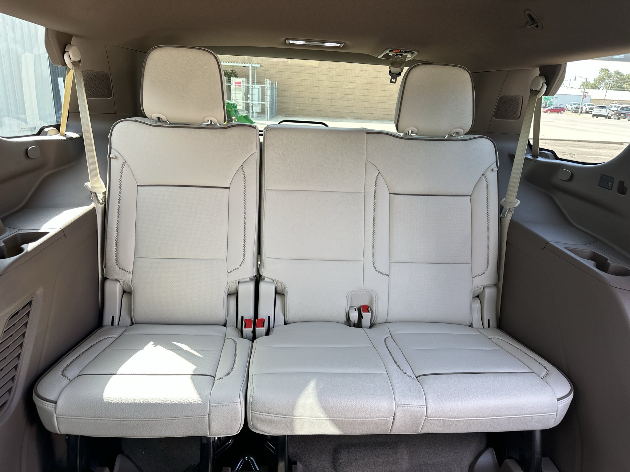 2026 GMC Yukon Denali - Photo 17