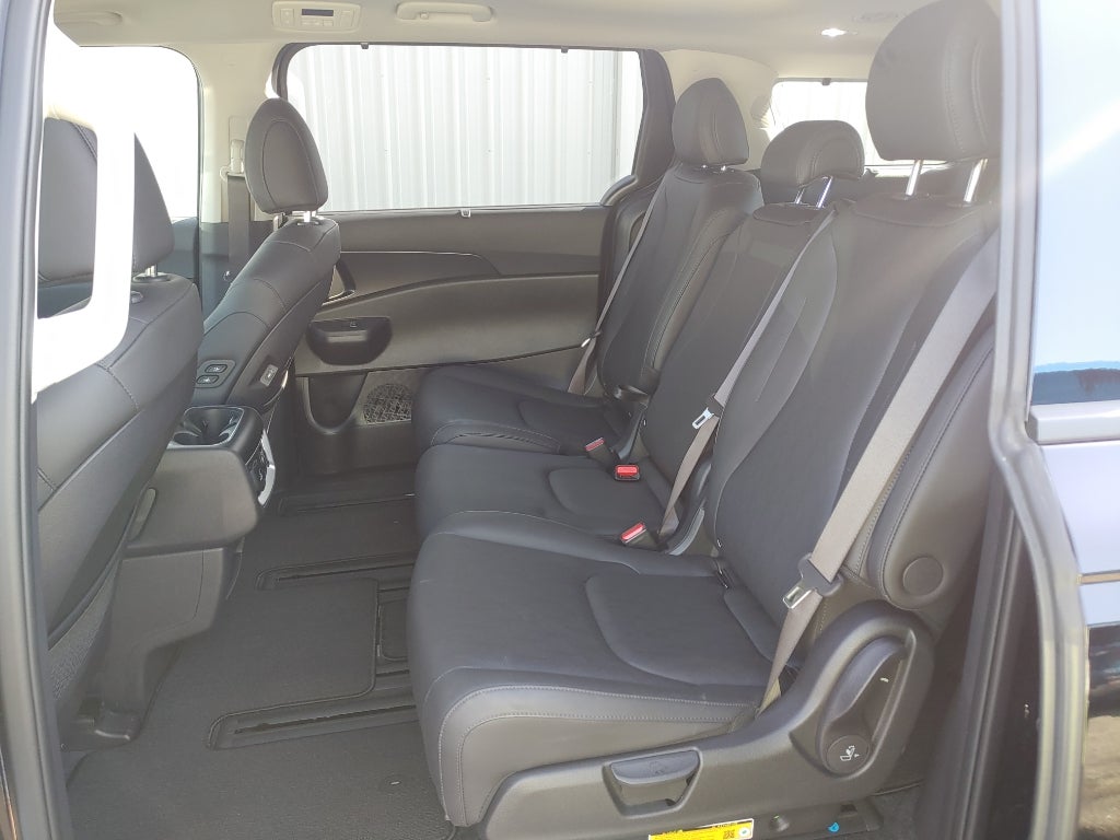 2025 Kia Carnival SX